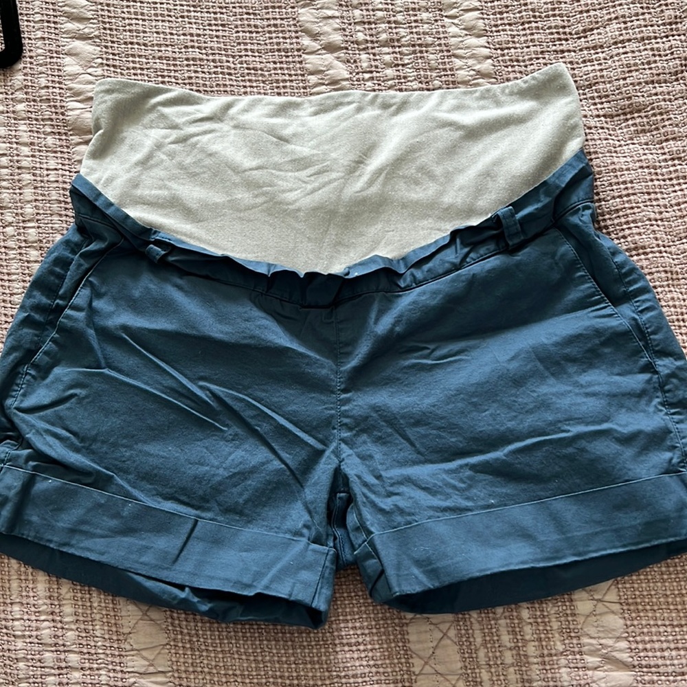 Maternity short